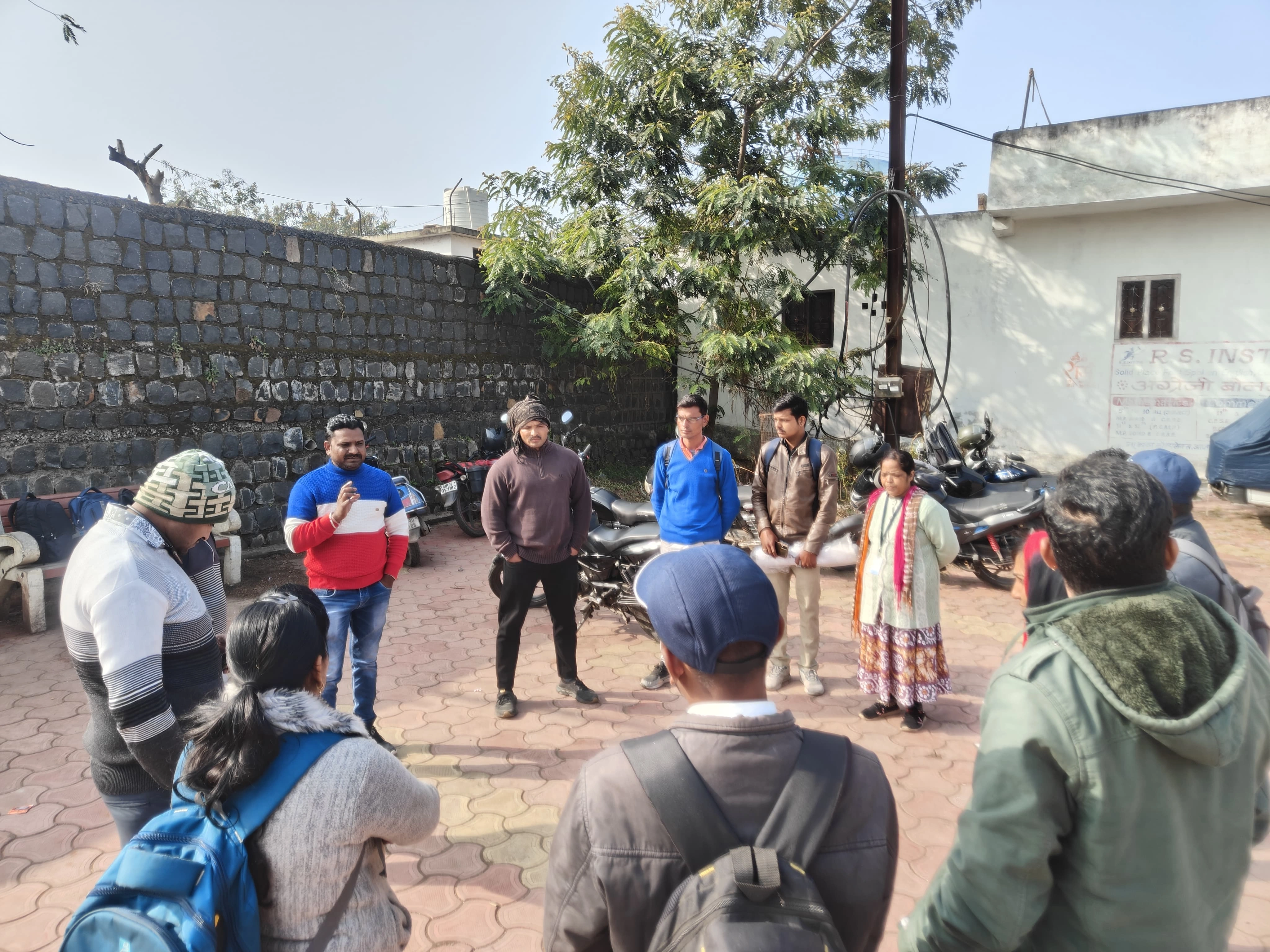 Migrants Resilience Collaborative (MRC) photo 17